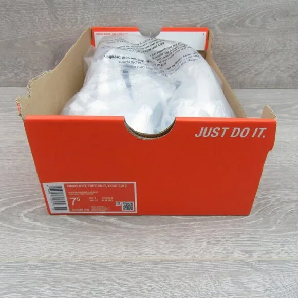 Nike Free RN Flyknit 2018 Womens Size 7.5 Running Shoes White NEW - Picture 13 of 14